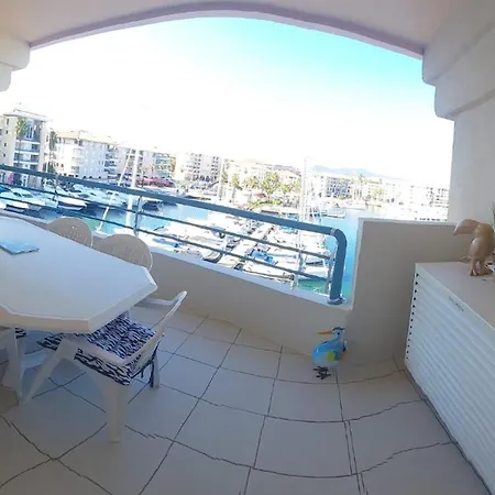 Du Port Borghese Διαμέρισμα Fréjus